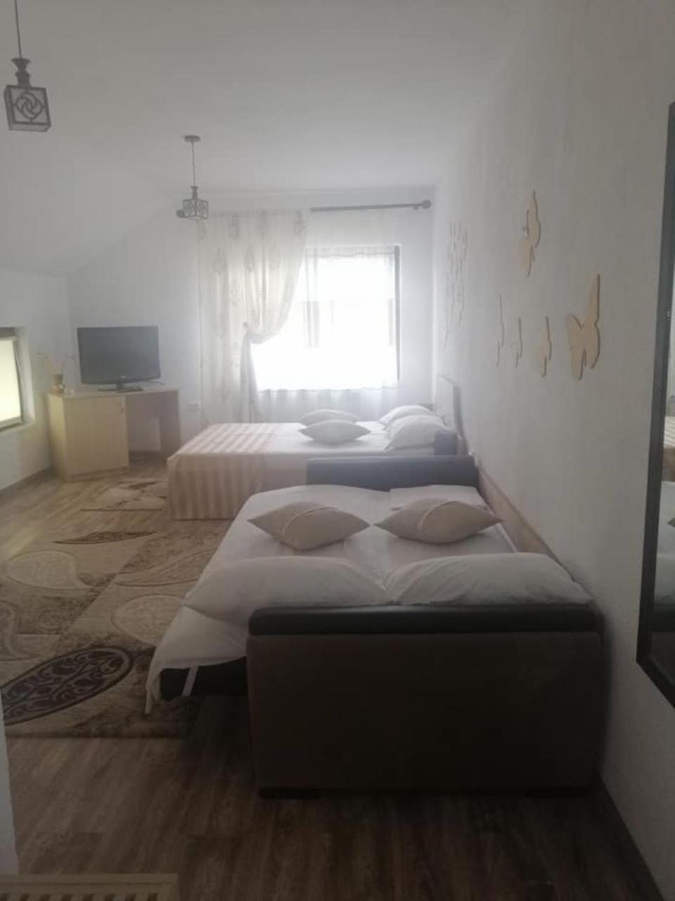 Collias Otel Horezu Dış mekan fotoğraf